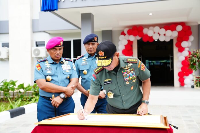 Gebrakan Panglima TNI: Resmikan Gedung Trisula Denjaka