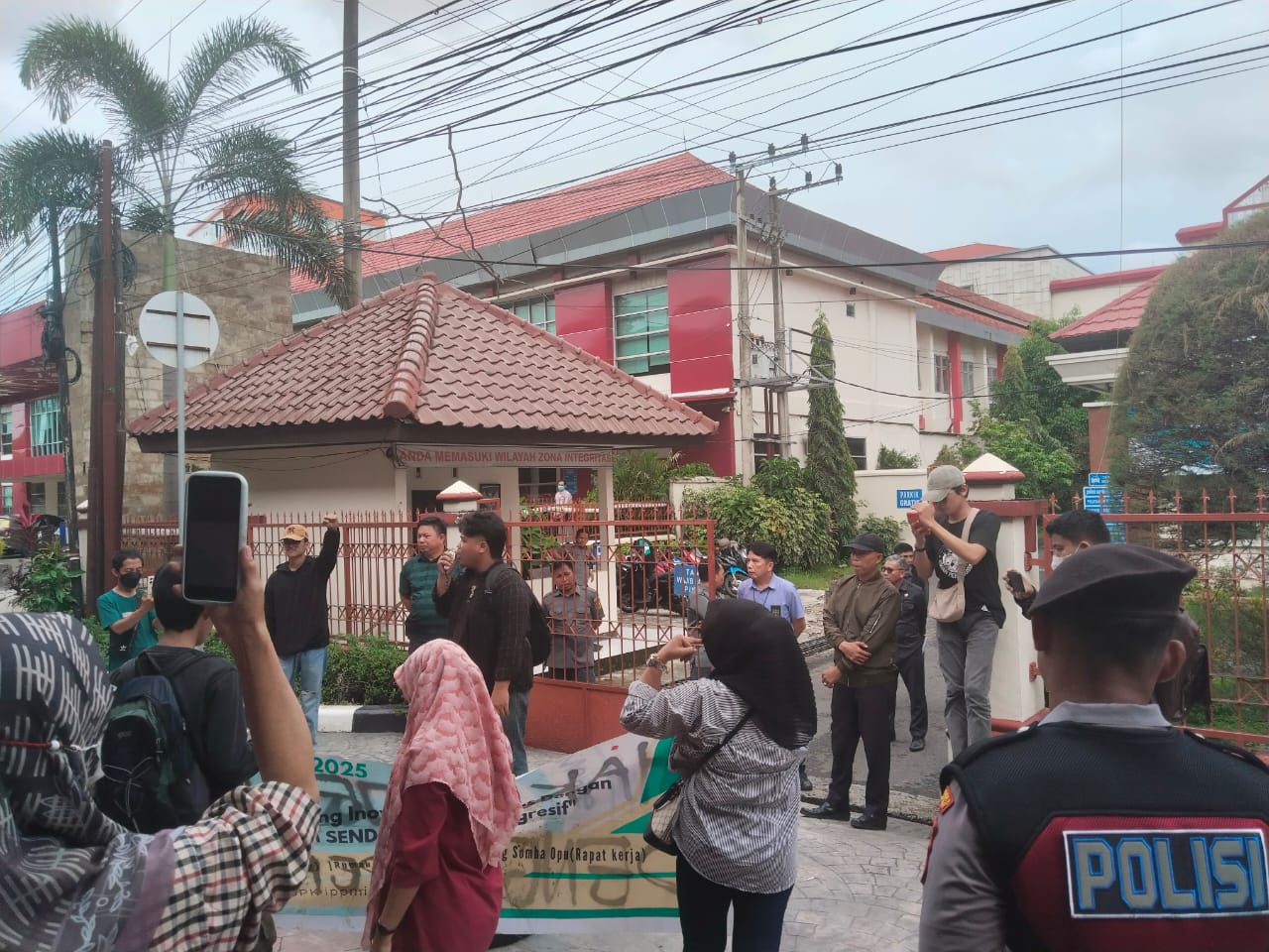 Protes Memanas! Warga Binanga Minta PT TUN Tegakkan Transparansi Hukum