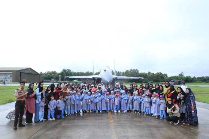 Edukasi Dirgantara: 1.500 Siswa Menggali Inspirasi di Lanud Sultan Hasanuddin