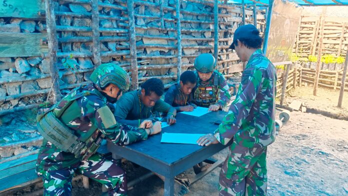 Satgas Yonif 715/Mtl Tunjukkan Peran Kunci dalam Memberantas Buta Huruf