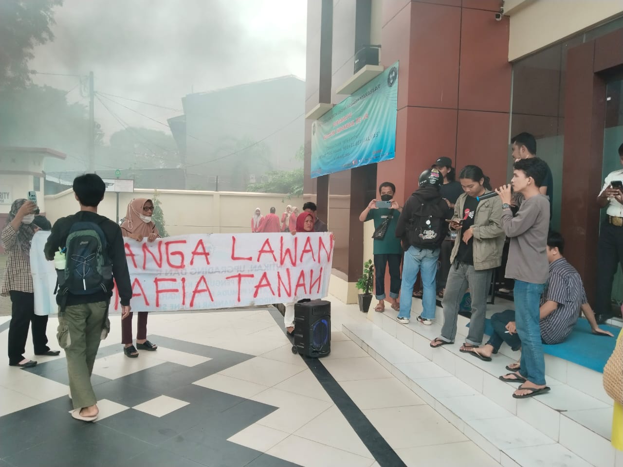 Lawan Mafia Tanah! Warga Binanga Tuntut Keadilan di PTUN Makassar
