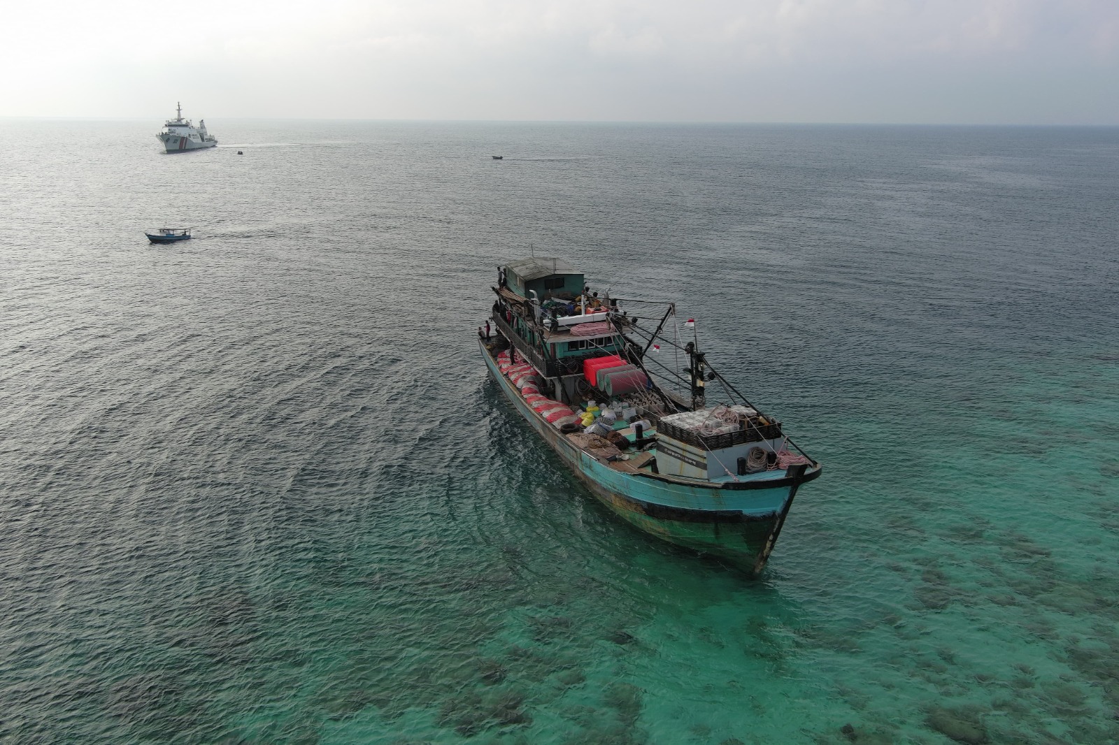 Respons Cepat KN Tanjung Datu-301 Selamatkan KM Damasha 7 di Pulau Tunda
