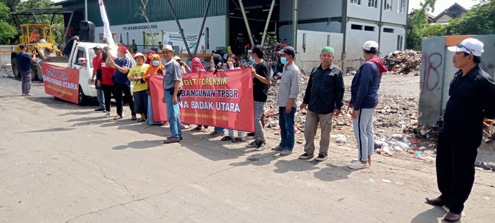 Aksi Damai Masyarakat RBU Desak Solusi atas Masalah TPS3R