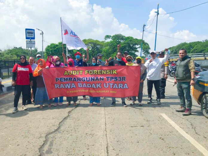 Aksi Damai Masyarakat RBU Desak Solusi atas Masalah TPS3R