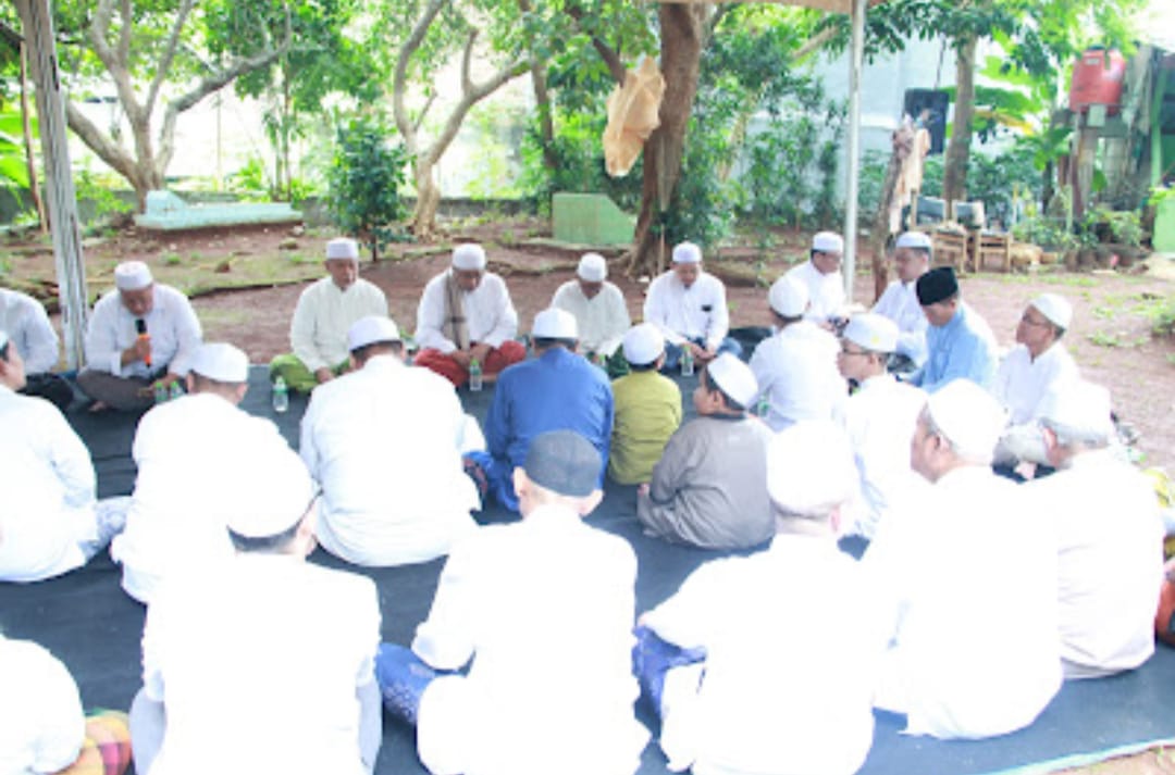 Rutinitas Budaya Betawi Setiap Tahun Ziarah Bersama Menjalang Bulan Suci Romadon di Makam Keluarga Ki Saat