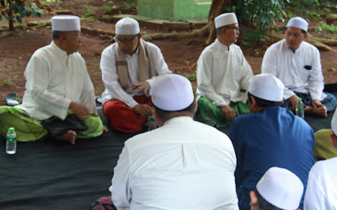 Rutinitas Budaya Betawi Setiap Tahun Ziarah Bersama Menjalang Bulan Suci Romadon di Makam Keluarga Ki Saat