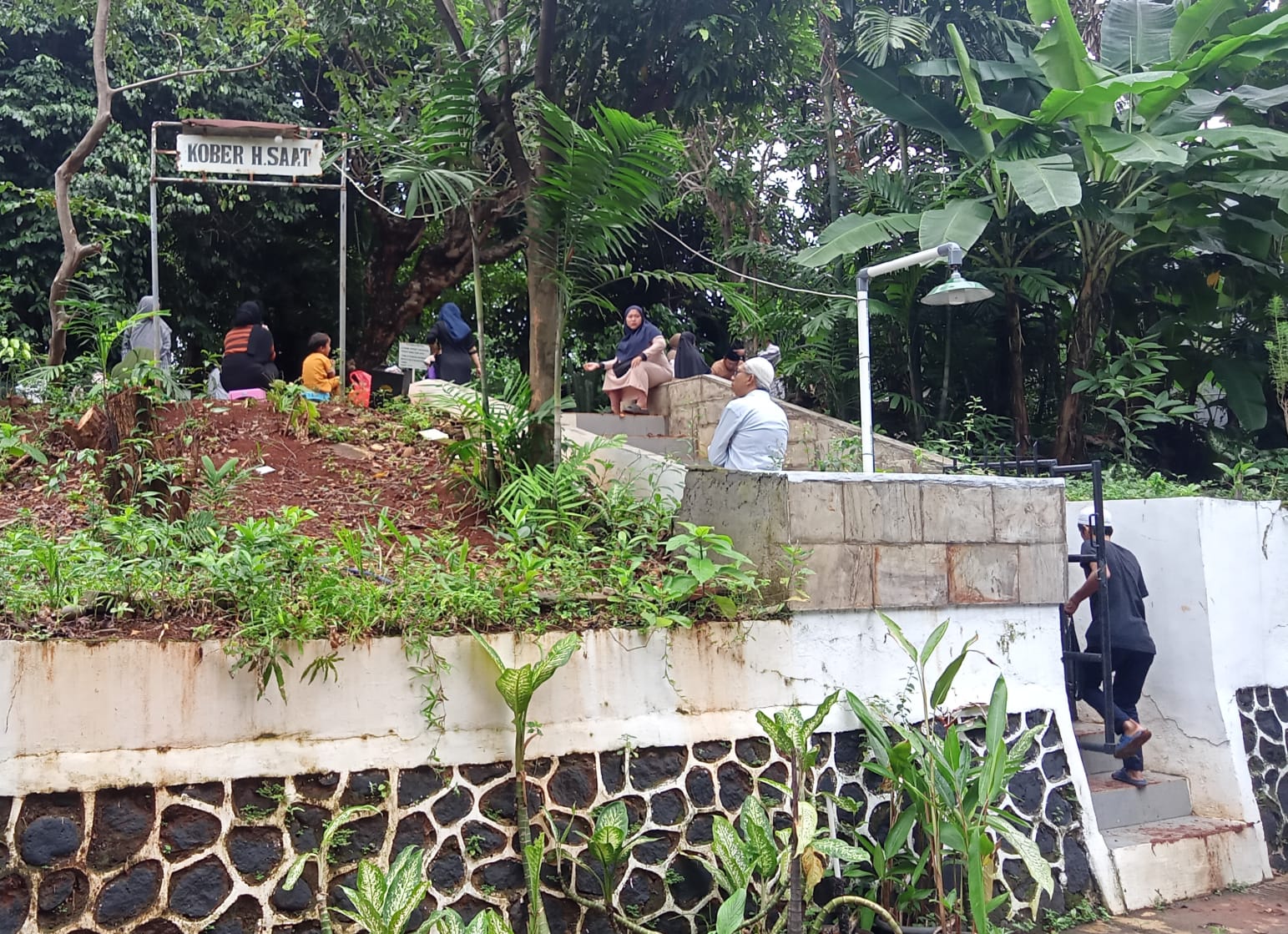Rutinitas Budaya Betawi Setiap Tahun Ziarah Bersama Menjalang Bulan Suci Romadon di Makam Keluarga Ki Saat