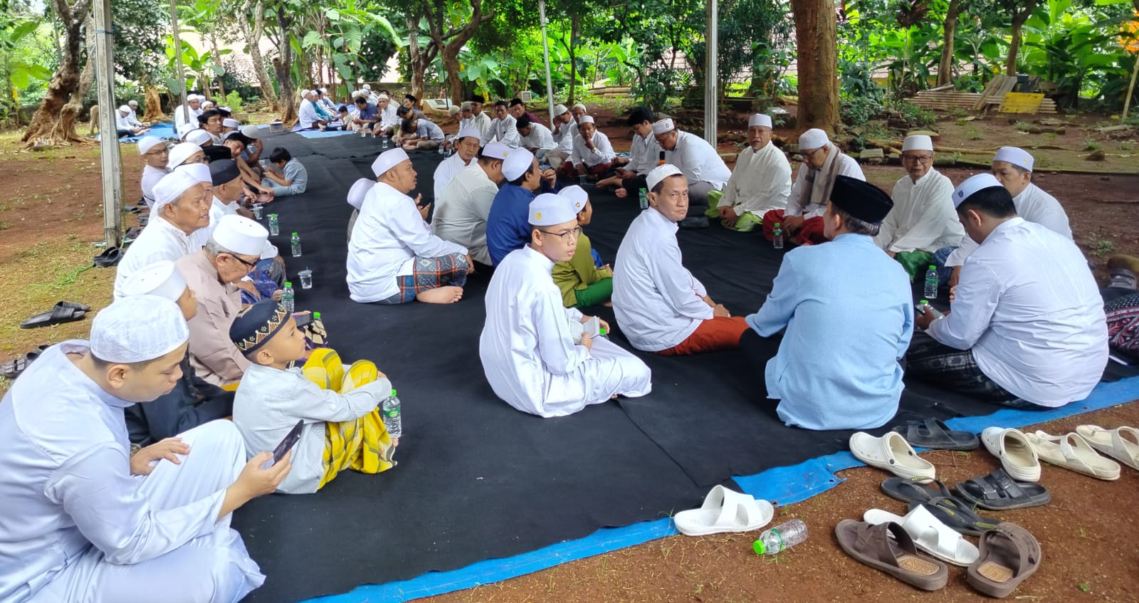 Rutinitas Budaya Betawi Setiap Tahun Ziarah Bersama Menjalang Bulan Suci Romadon di Makam Keluarga Ki Saat