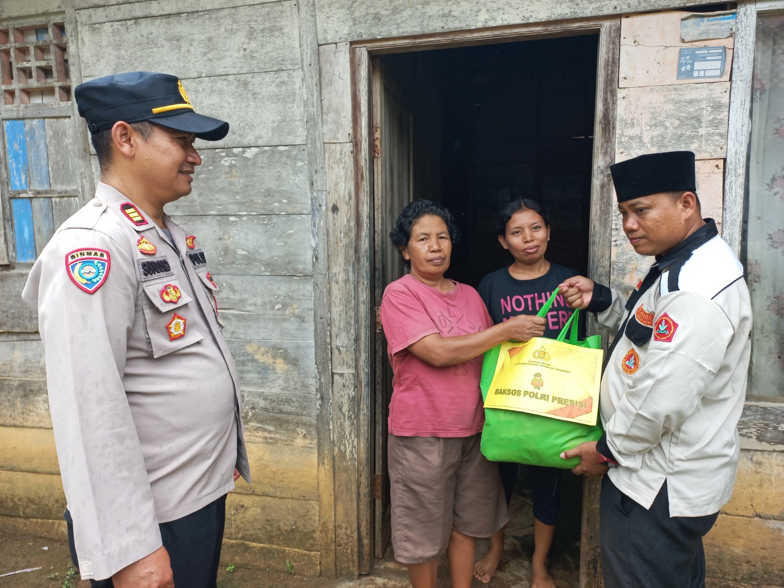 Ramadhan Penuh Berkah, 250 Paket Sembako dari Polres Way Kanan Tersalurkan