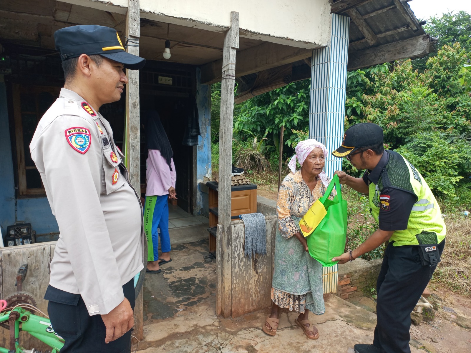 Ramadhan Penuh Berkah, 250 Paket Sembako dari Polres Way Kanan Tersalurkan
