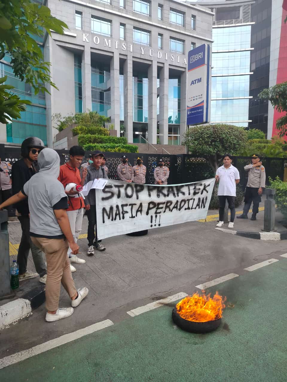 Mafia Peradilan Diduga Menyusup Dalam Pengadilan Tata Usaha Negara Makassar