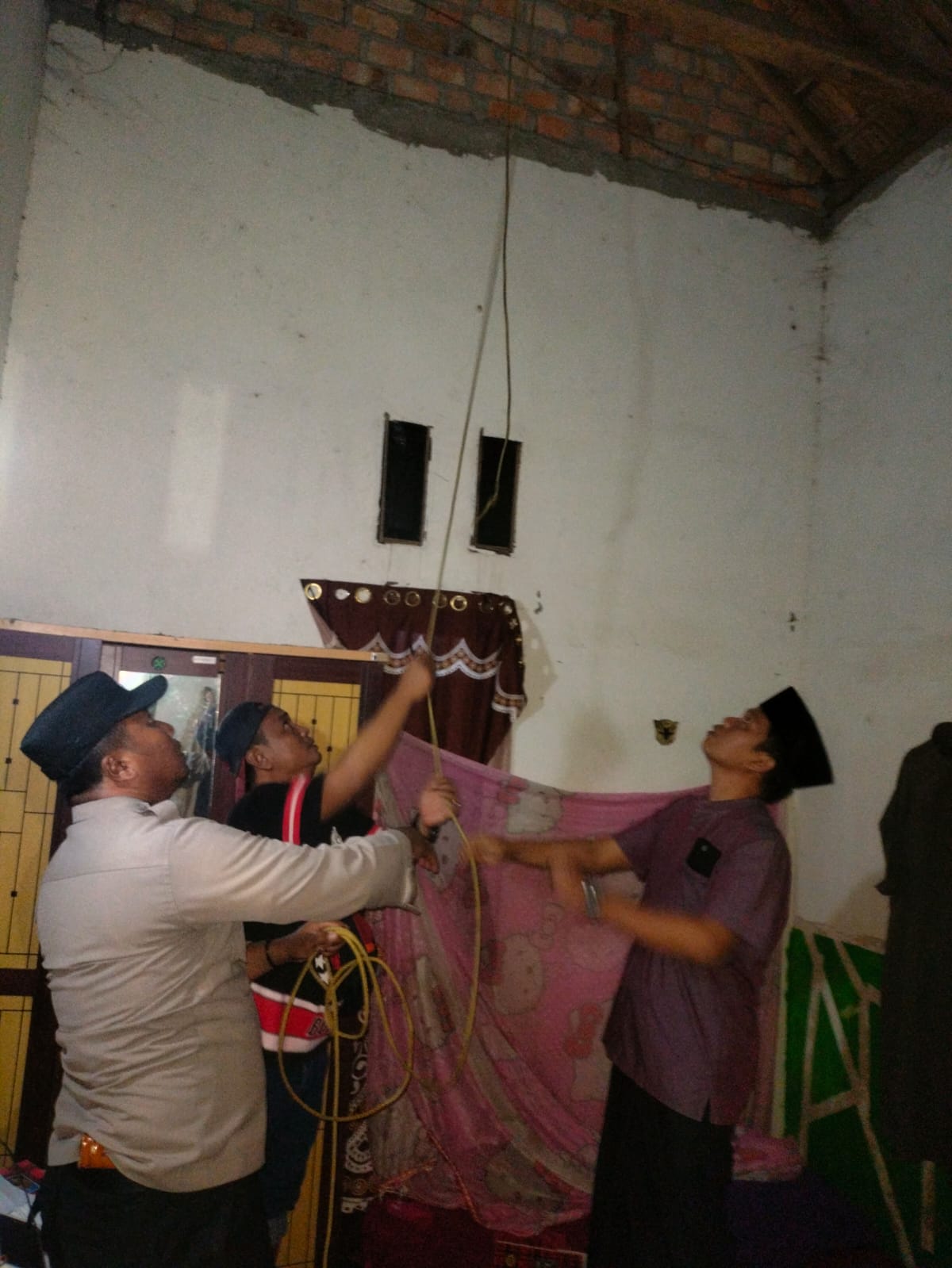 Duka Mendalam: Remaja 18 Tahun di Way Kanan Diduga Bunuh Diri