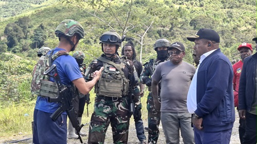 Satgas Yonif 112/DJ dan Pj Bupati Puncak Jaya aktif Fasilitasi Mediasi Konflik dengan komitmen tinggi.