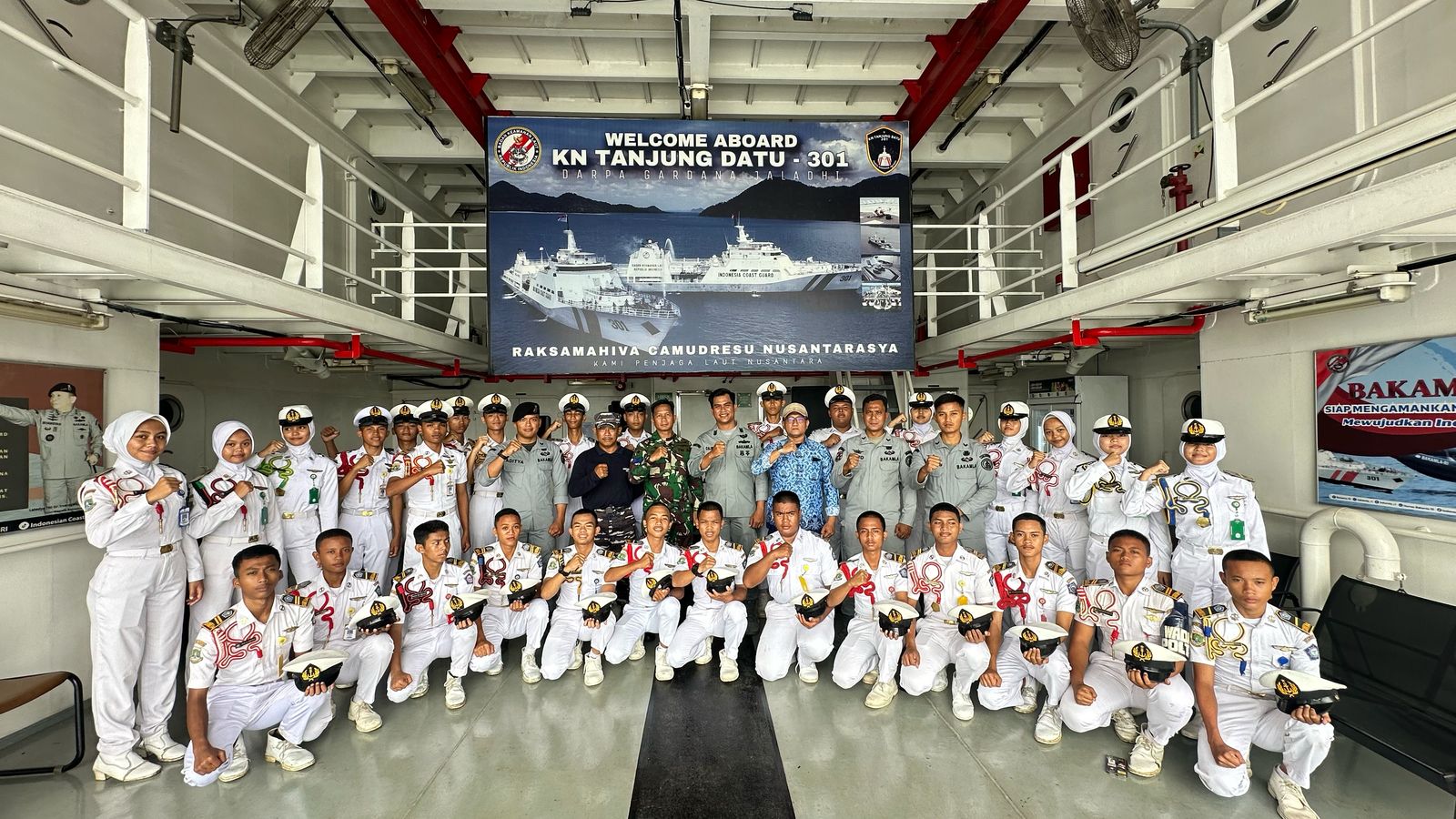 Penuh Wawasan, Siswa SMK 4 Cilegon Belajar Keamanan Laut di KN Tanjung Datu-301