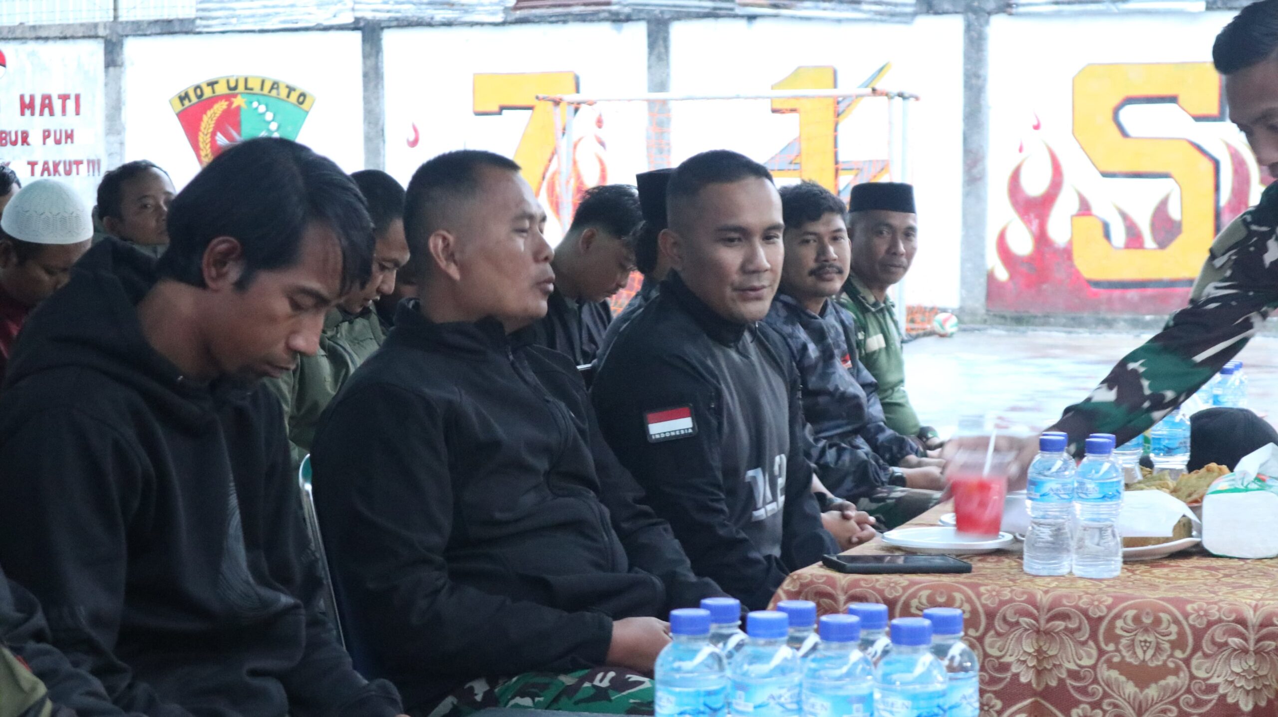 TNI AD Perkuat Persaudaraan, Satgas Yonif 112/DJ dan Yonif 715/Motuliato Teguh dan Bersatu