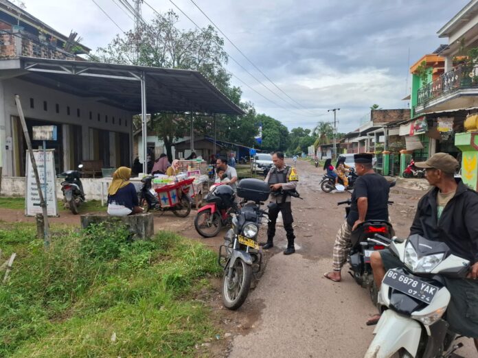 Hadir di Tengah Warga, Polsek Buay Bahuga Pastikan Keamanan Ramadhan