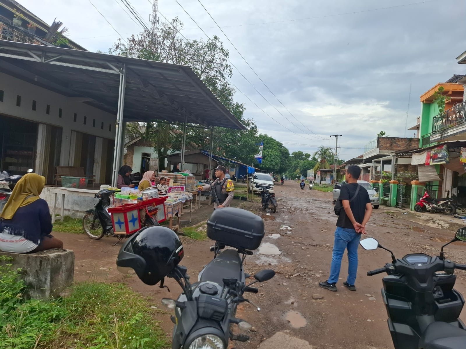 Hadir di Tengah Warga, Polsek Buay Bahuga Pastikan Keamanan Ramadhan