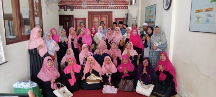 Istiqomah dalam Kebaikan, Warga Bersama Pengurus RW 03 Tugu Selatan Gelar Tadarus Al-Qur’an Rutin