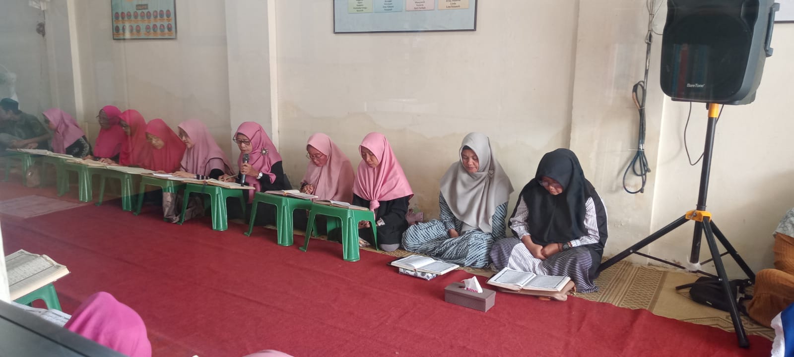 Istiqomah dalam Kebaikan, Warga Bersama Pengurus RW 03 Tugu Selatan Gelar Tadarus Al-Qur’an Rutin