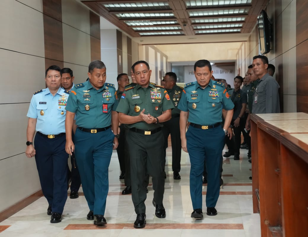 Panglima TNI Tekankan Urgensi Revisi Undang-Undang TNI dalam RDP DPR