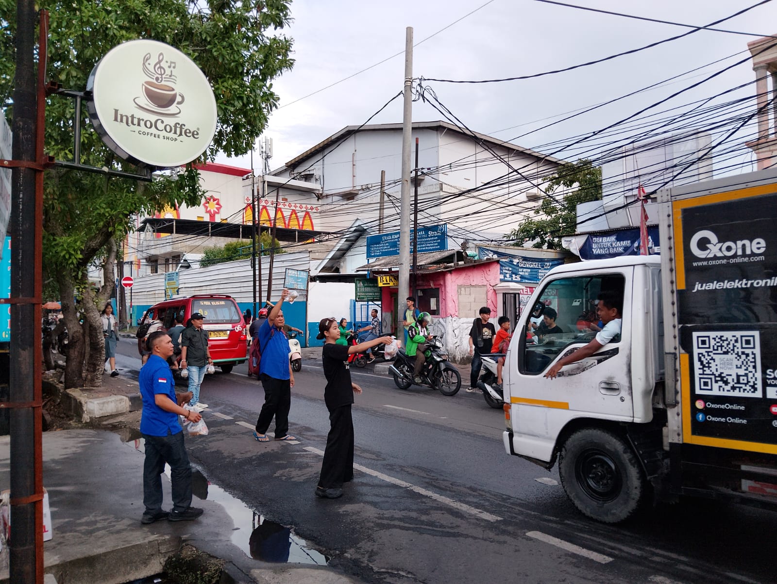 Bagikan Takjil, Siapkan Buka Puasa Bersama dan Santunan Yatim