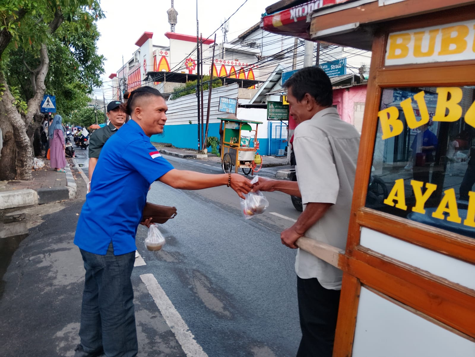 Bagikan Takjil, Siapkan Buka Puasa Bersama dan Santunan Yatim