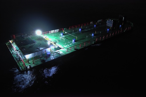 Lawan Cuaca Ekstrem, KN Tanjung Datu-301 Berhasil Selamatkan Awak Kapal yang Terombang-ambing