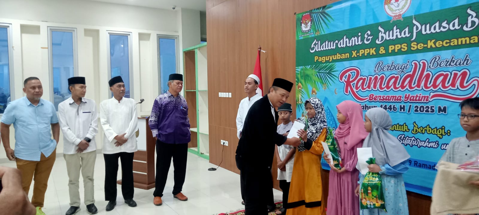 Ramadan Penuh Berkah, Mantan PPK dan PPS Koja Bangun Kebersamaan Lewat Santunan