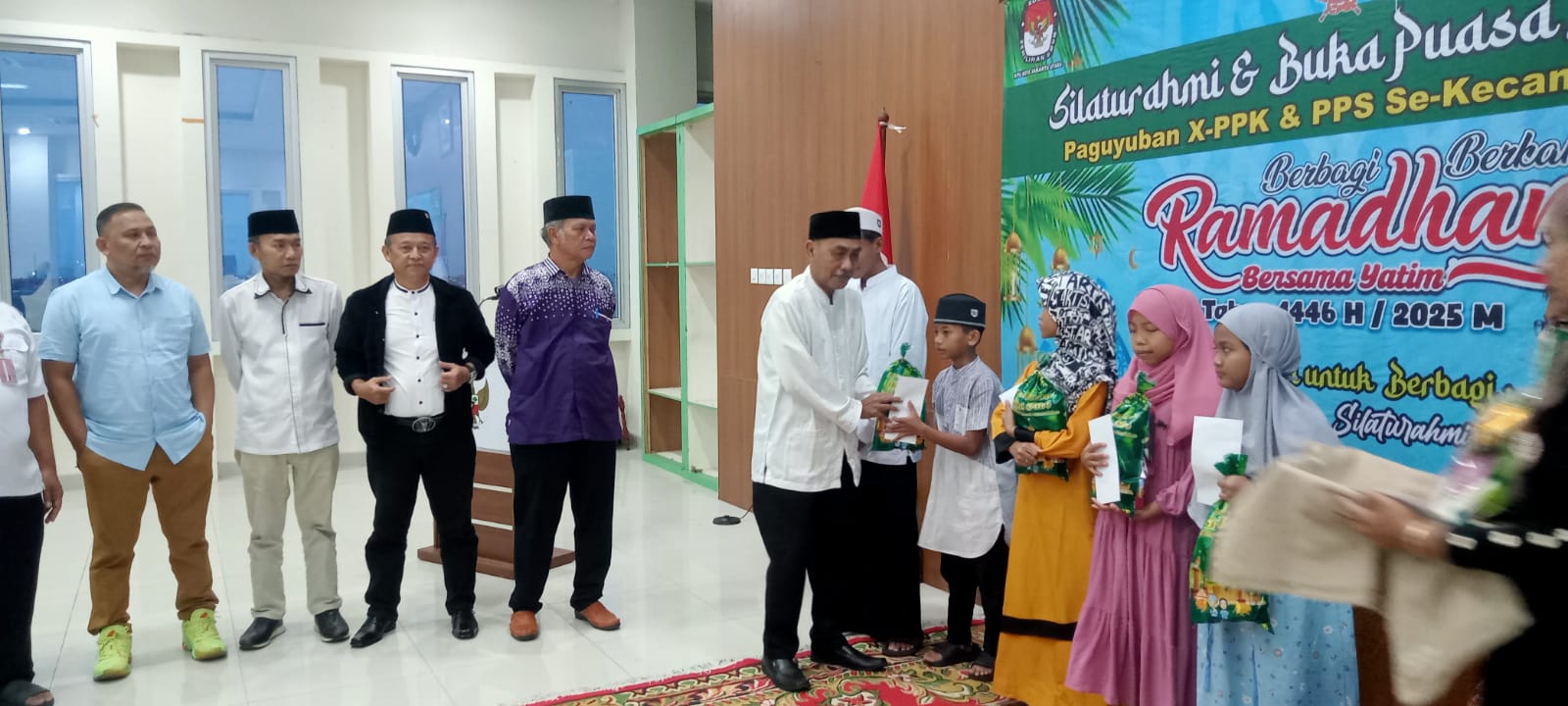 Ramadan Penuh Berkah, Mantan PPK dan PPS Koja Bangun Kebersamaan Lewat Santunan