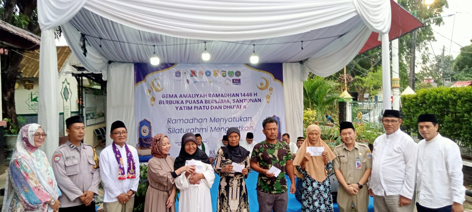 Ramadan Penuh Makna, LMK dan Kelurahan Kalibaru Kompak Santuni Anak Yatim dan Dhuafa