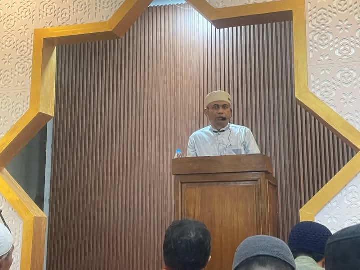 Lurah Semper Barat Jakarta Utara Sambangi Masjid dalam Safari Tarawih, Sampaikan Pesan Kamtibmas