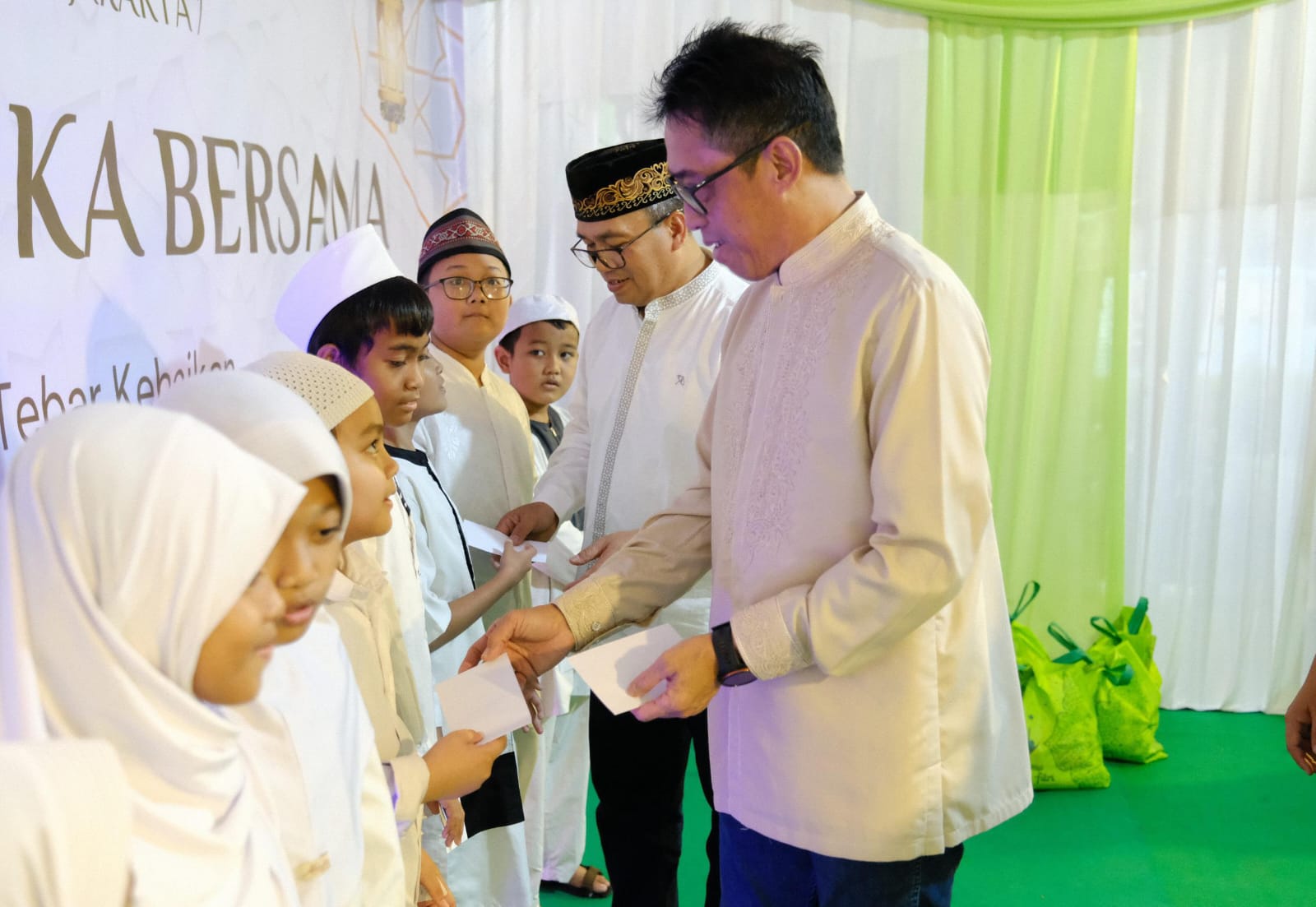 Pegadaian Kanwil VIII Jakarta 1 Hadirkan Kebersamaan dengan Buka Puasa dan Santunan Penuh Berkah untuk Anak Yatim