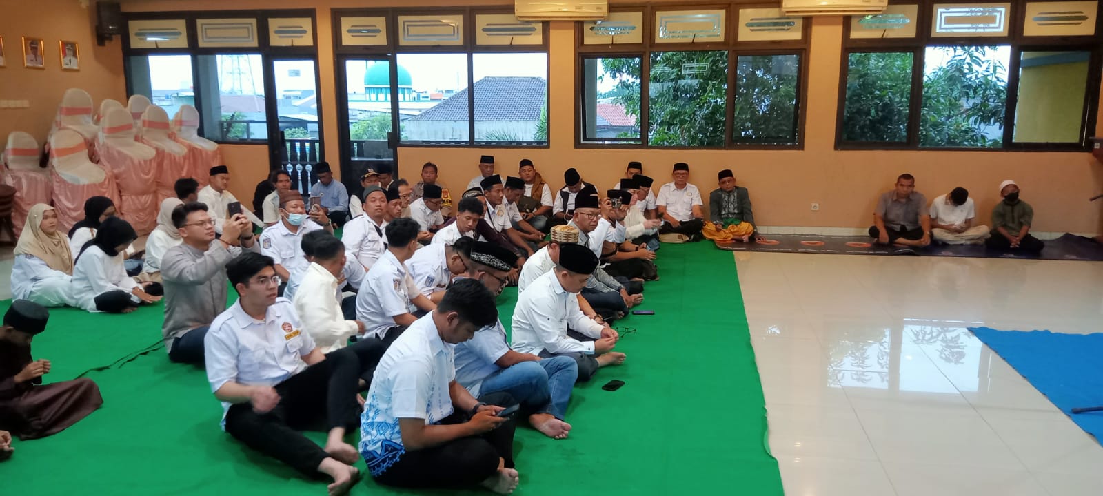 Santunan Yatim dan Dhuafa, Karang Taruna Rawa Badak Selatan dan FKDM Hadirkan Kebahagiaan