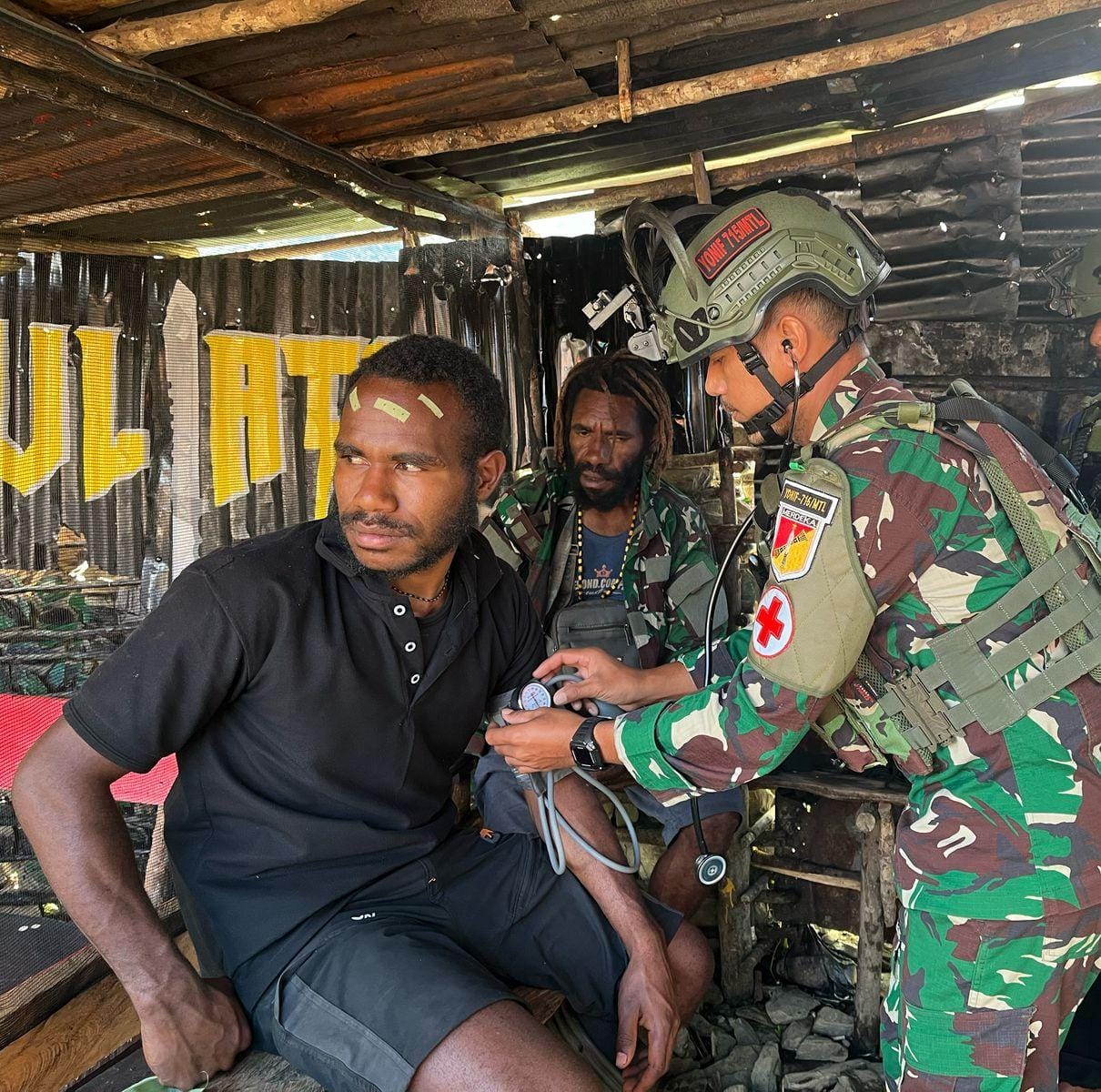 Pelayanan Kesehatan Satgas 715 Jadi Penopang Harapan Masyarakat Kulirik