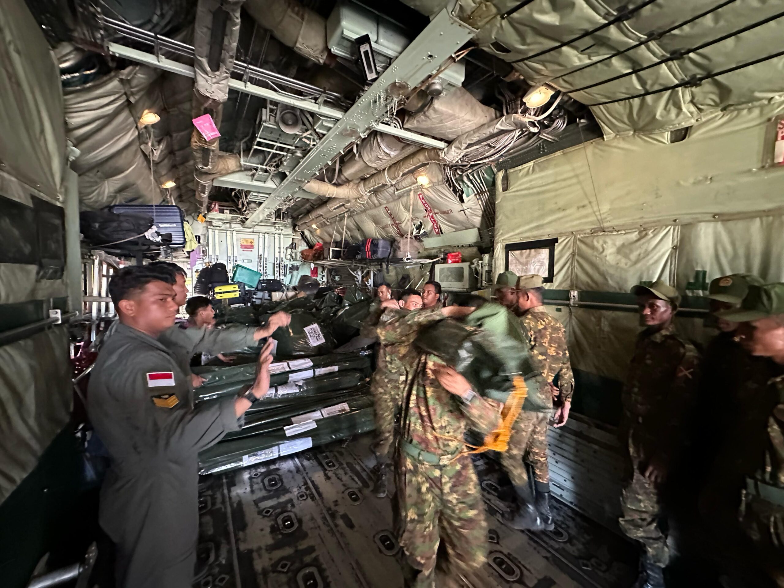Hercules C-130 Tempuh 12 Jam Bawa Bantuan 10 Ton untuk Korban Gempa Myanmar