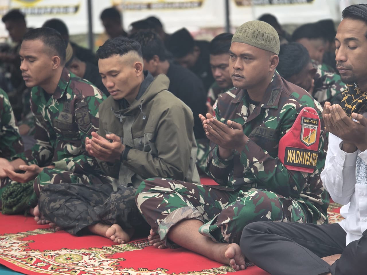 Idul Fitri dalam Penugasan, Satgas Yonif 715 Tunjukkan Loyalitas dan Keteguhan Iman