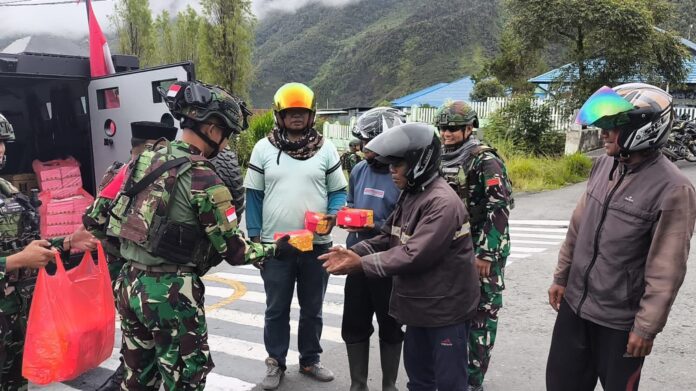 Satgas Yonif 715 Menyatukan Tugas dan Ibadah dalam Misi Mulia