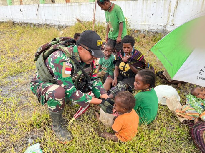 Satgas Yonif 715/Mtl Ciptakan Suasana Aman dan Harmonis di Kampung Tirineri Puncak Jaya