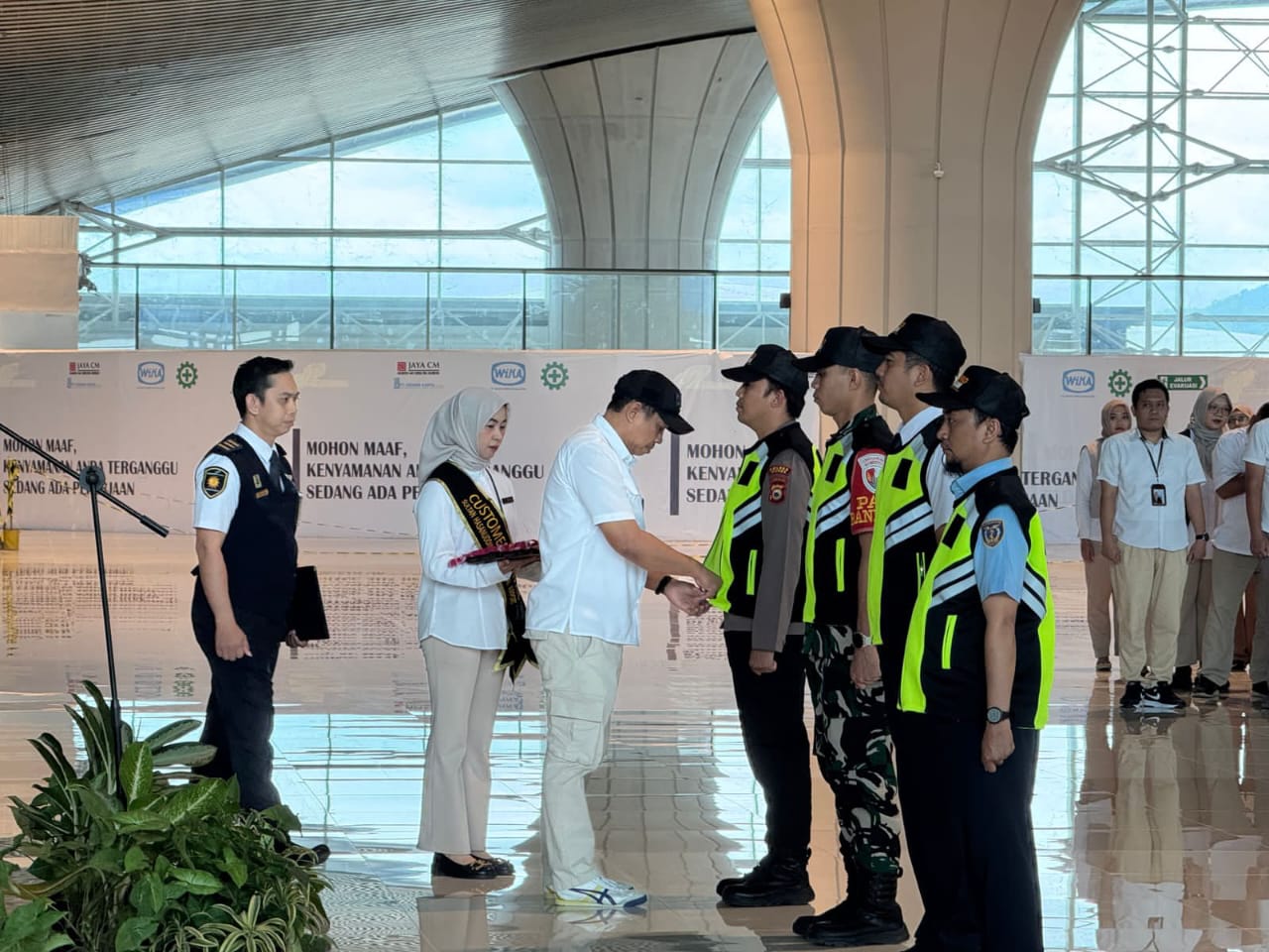 Pengamanan Arus Lebaran di Bandara Sultan Hasanuddin Berjalan Aman dan Tertib Berkat Kolaborasi Kuat