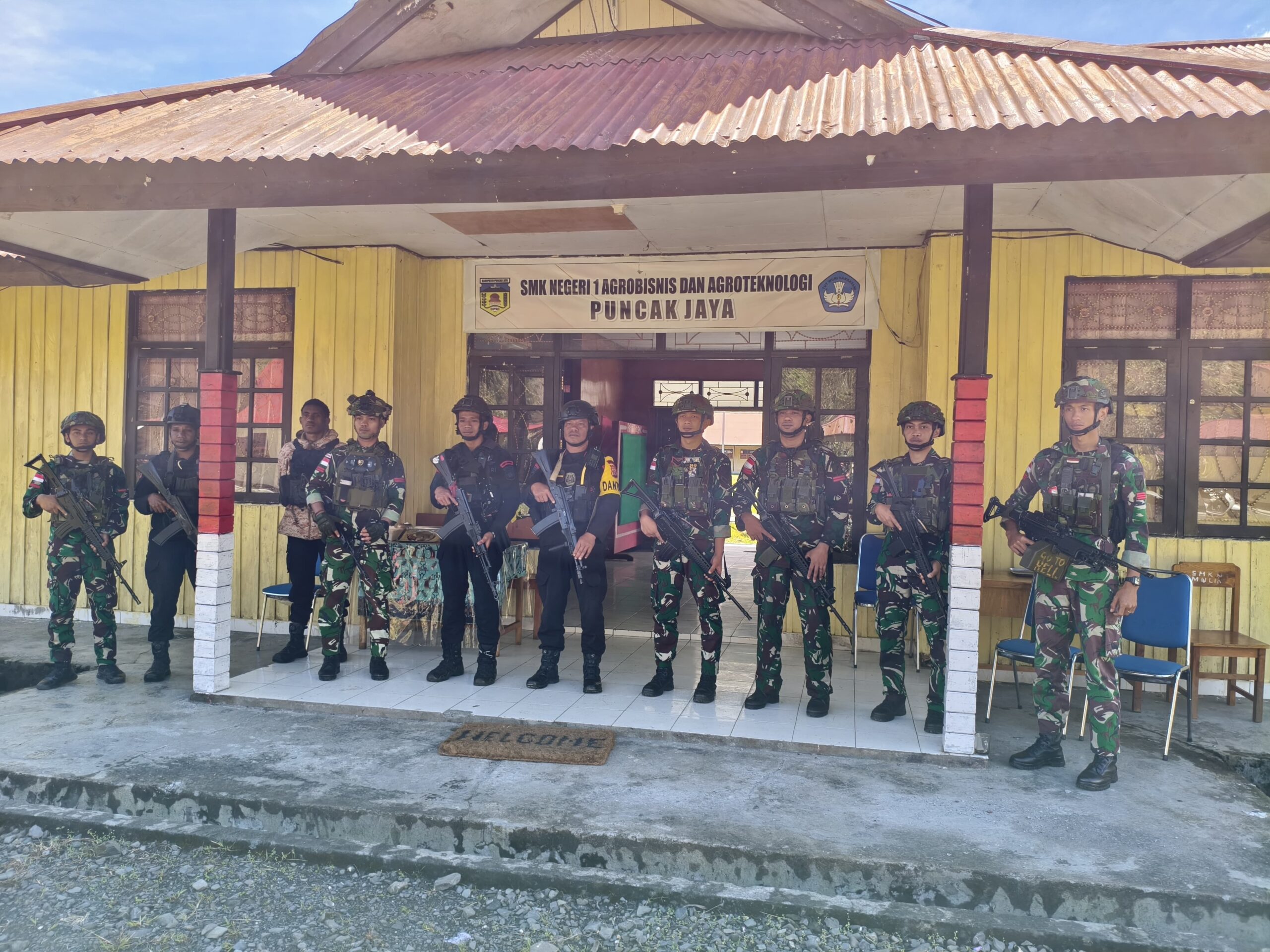 Sinergi Tangguh TNI-Polri Lindungi Siswa Papua dari Teror OPM Saat Ujian Nasional