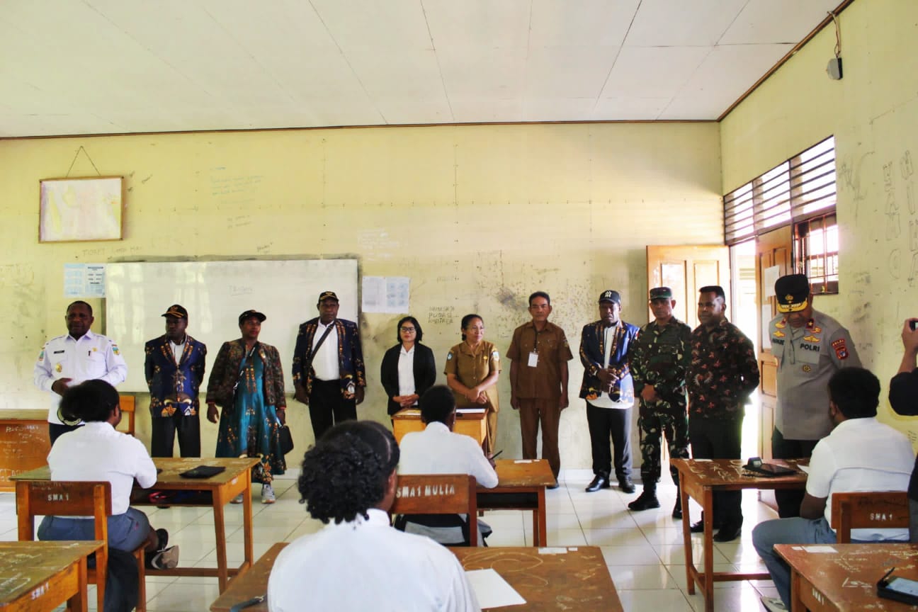 Duka dan Harapan: Anak-Anak Puncak Jaya Tetap Semangat Hadapi Ujian di Tengah Konflik