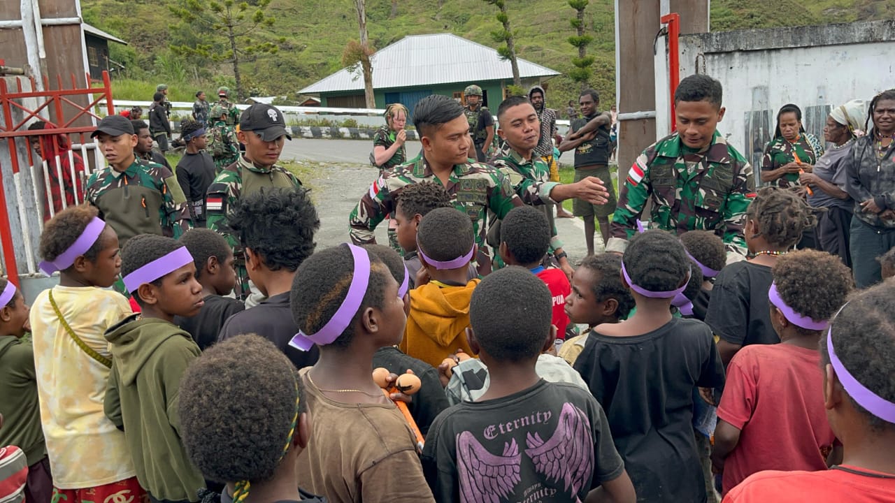 Satgas Yonif 715 Tanamkan Nilai Iman dan Kebersamaan Lewat Kegiatan Paskah