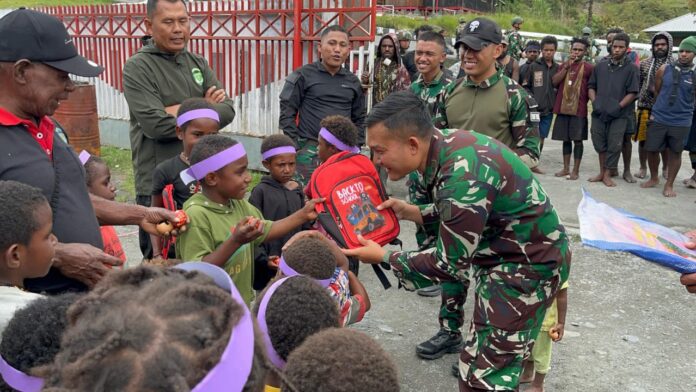 Satgas Yonif 715 Tanamkan Nilai Iman dan Kebersamaan Lewat Kegiatan Paskah