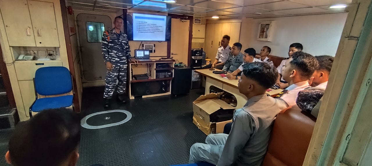 Latihan Intensif: Bakamla RI Tingkatkan Kesiapan dan Profesionalisme KN Bintang Laut-401