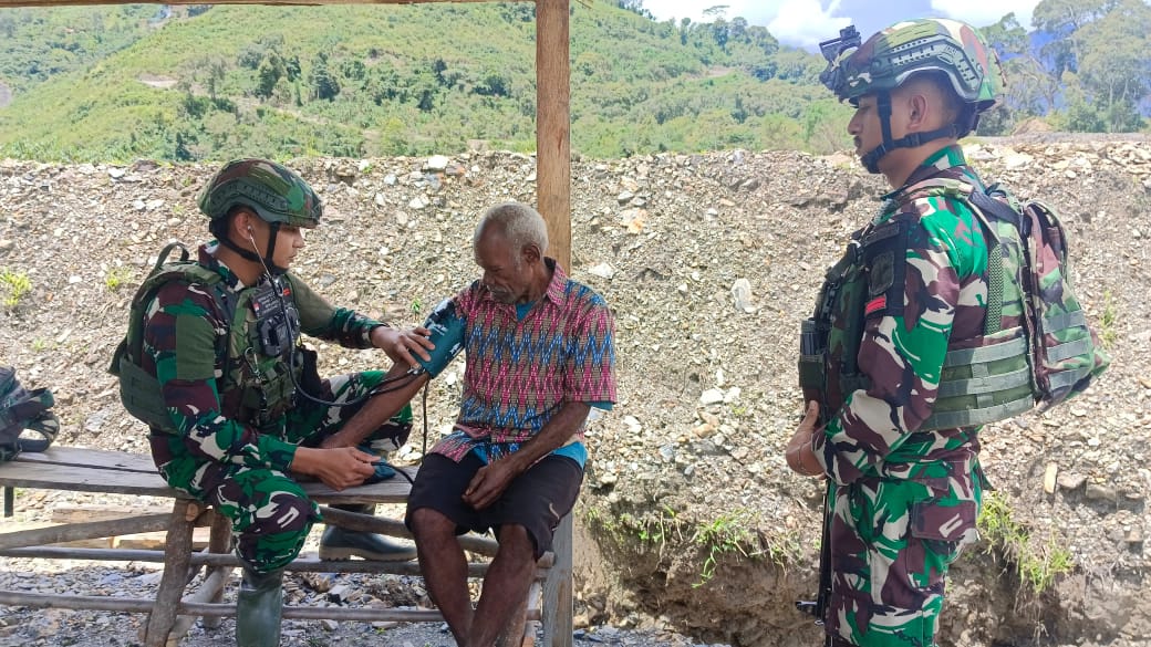 Sentuhan Kemanusiaan: Pos Tinolok Hadir di Tengah Derita Warga Moulo