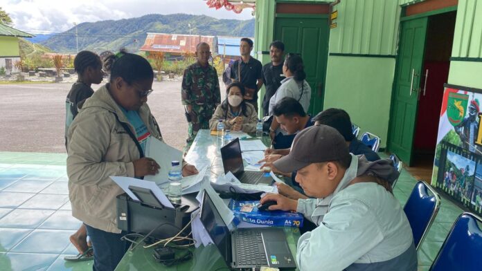 Administrasi Cepat dan Mudah, Bukti Kepedulian TNI untuk Rakyat Papua