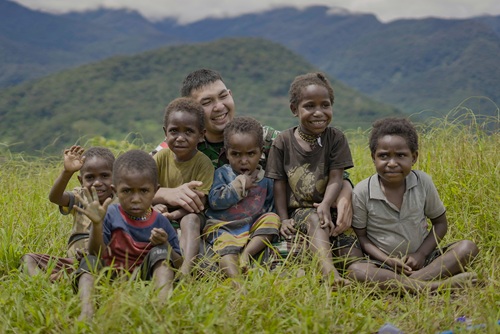 Pelita Pace Mentari Jadi Simbol Harapan dan Masa Depan di Puncak Jaya
