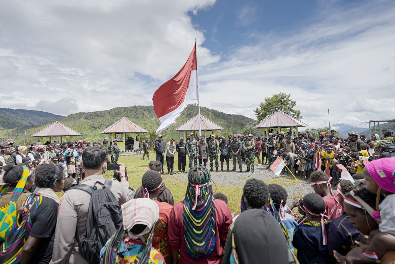Aksi Heroik Satgas Yonif 715 dan Warga Papua dalam Rayakan Integrasi dengan NKRI
