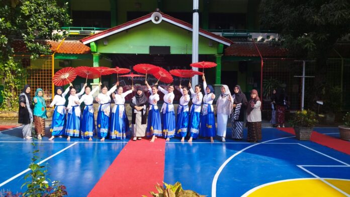 Peringatan Hari Kartini dan Pendidikan Nasional, Siswa SMAN 110 Unjuk Kreasi dan Karakter