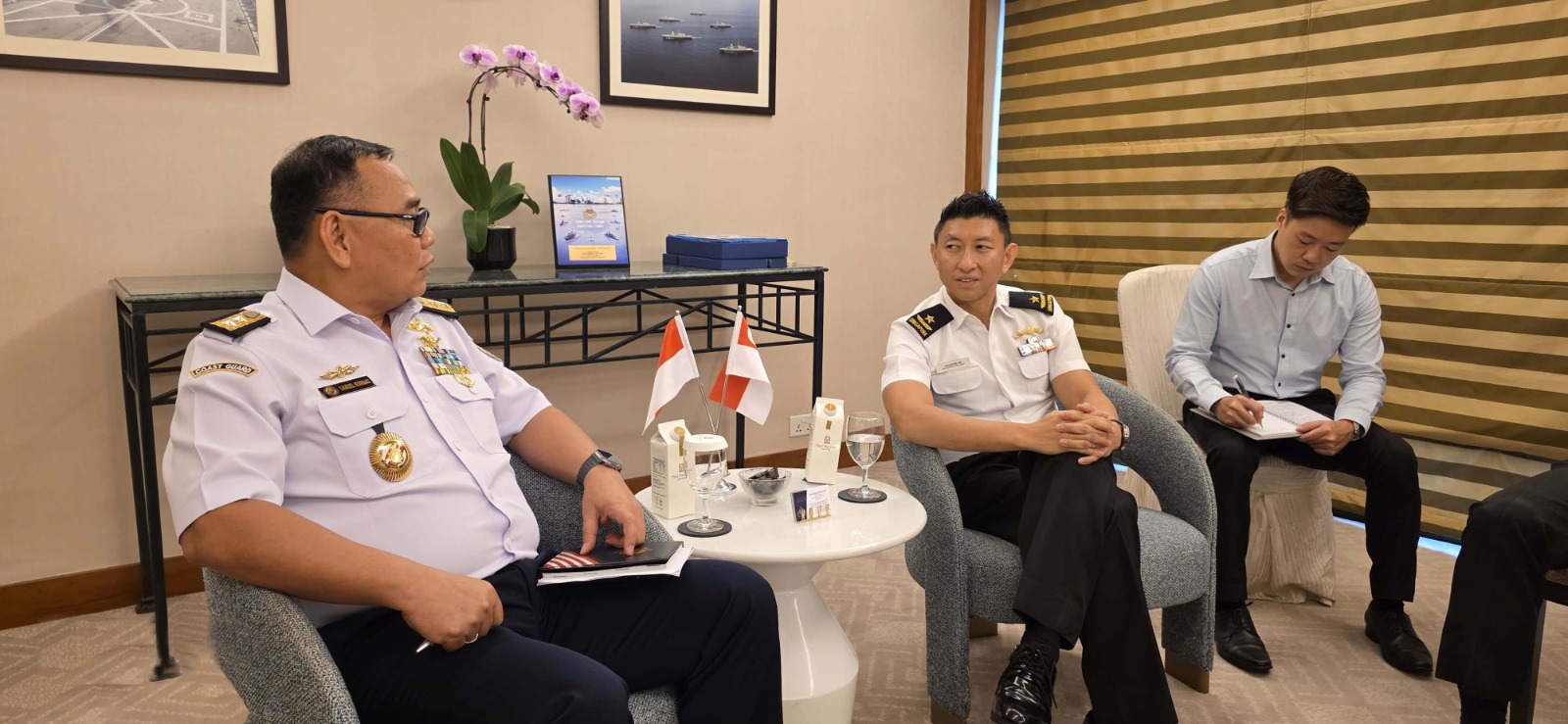Bakamla RI Sambut Kerja Sama Maritim Baru dengan RSN dan SPCG dalam IMDEX 2025